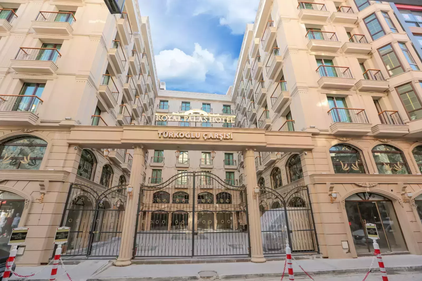 رویال پالاس وان
