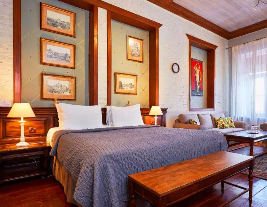 alexanderhousehotel