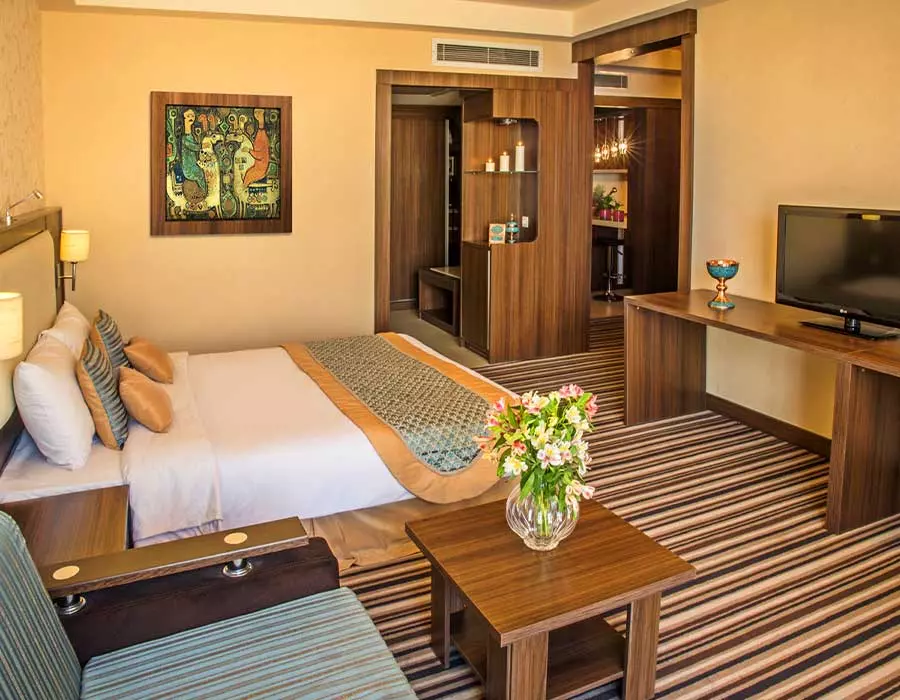 parsianenghelabhotel