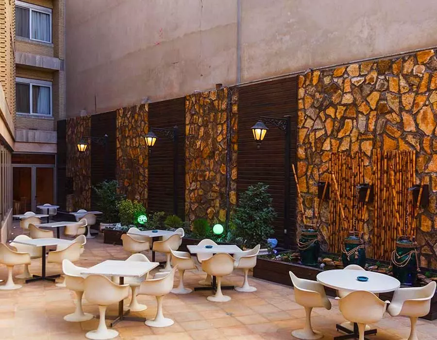 piroozahotel