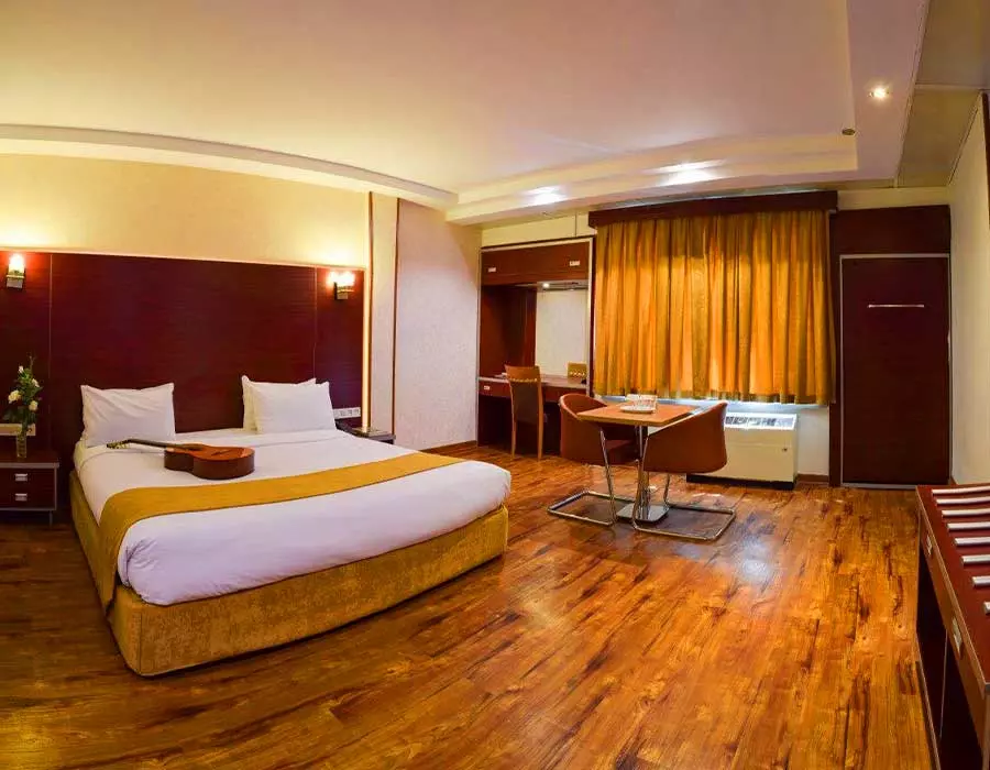 piroozahotel