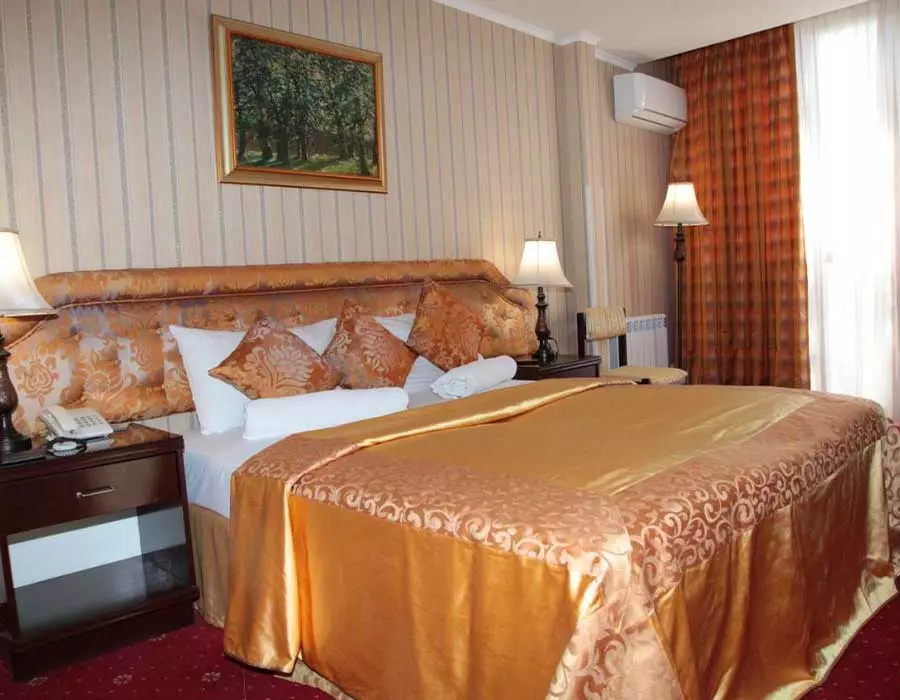 shirakhotel